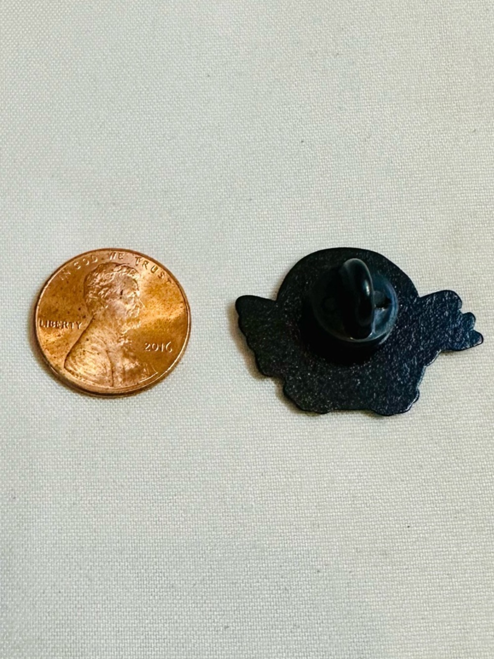 Cupid Chick Pin - Picture 3 of 3